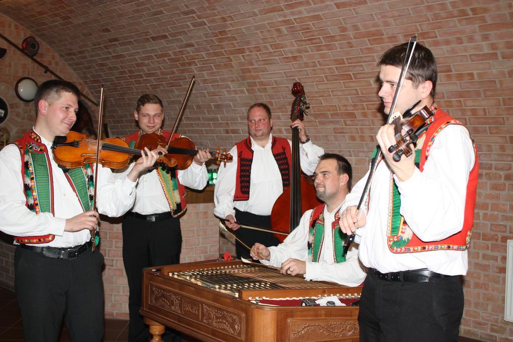 U Kraliku Гостьовий будинок Kurdejov